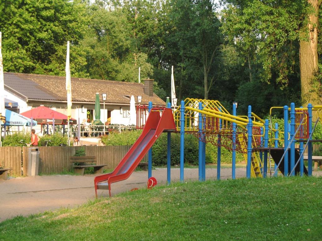 Rhein River Guesthouse - Direkt Am Rhein Леверкузен Экстерьер фото