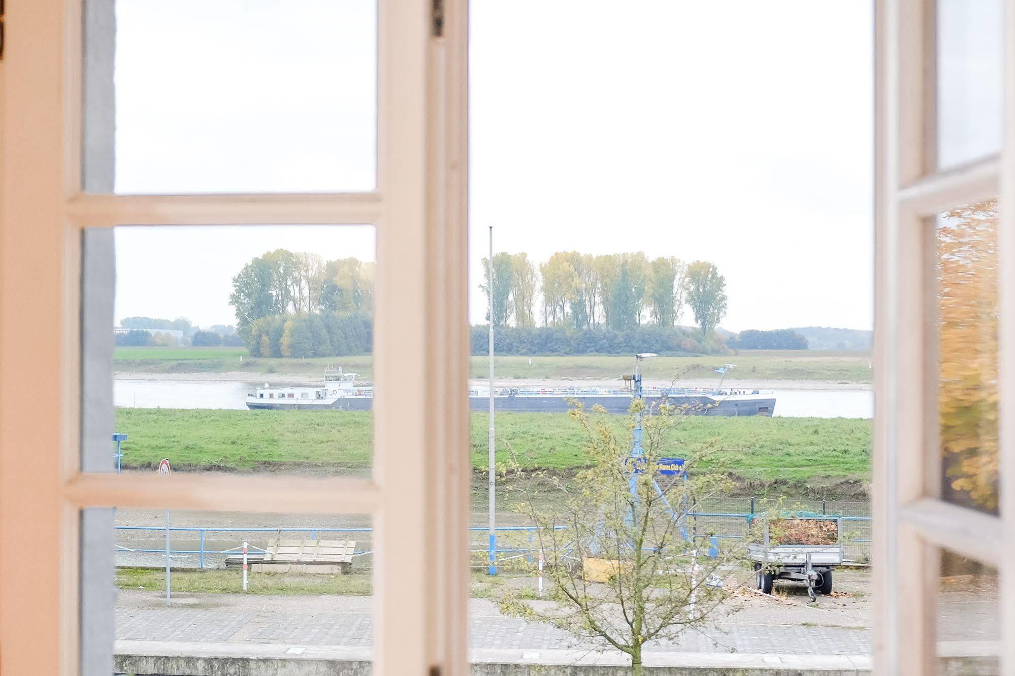 Rhein River Guesthouse - Direkt Am Rhein Леверкузен Экстерьер фото