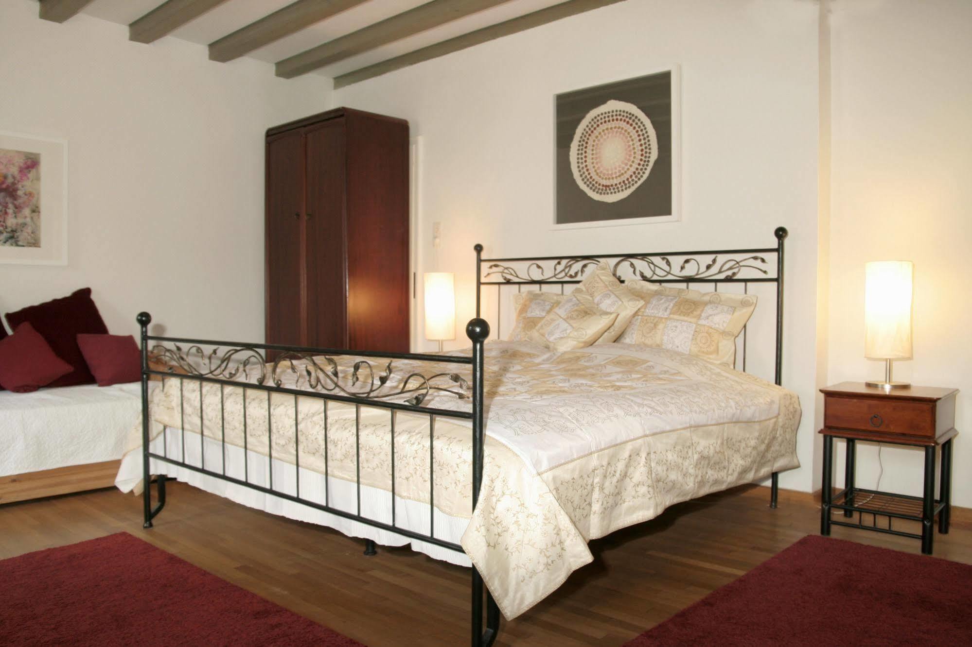 Rhein River Guesthouse - Direkt Am Rhein Леверкузен Экстерьер фото