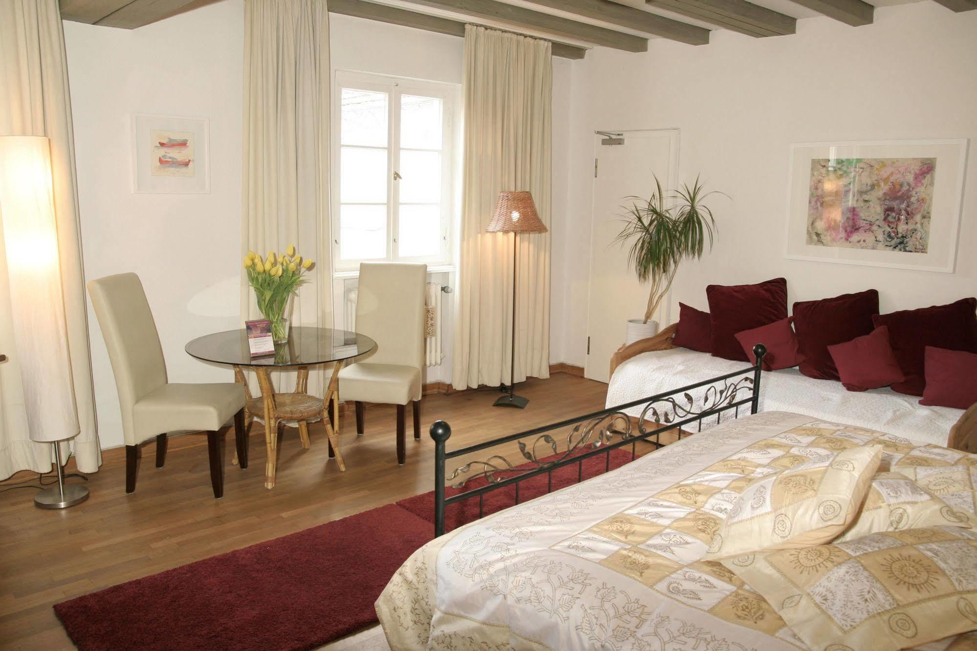 Rhein River Guesthouse - Direkt Am Rhein Леверкузен Экстерьер фото